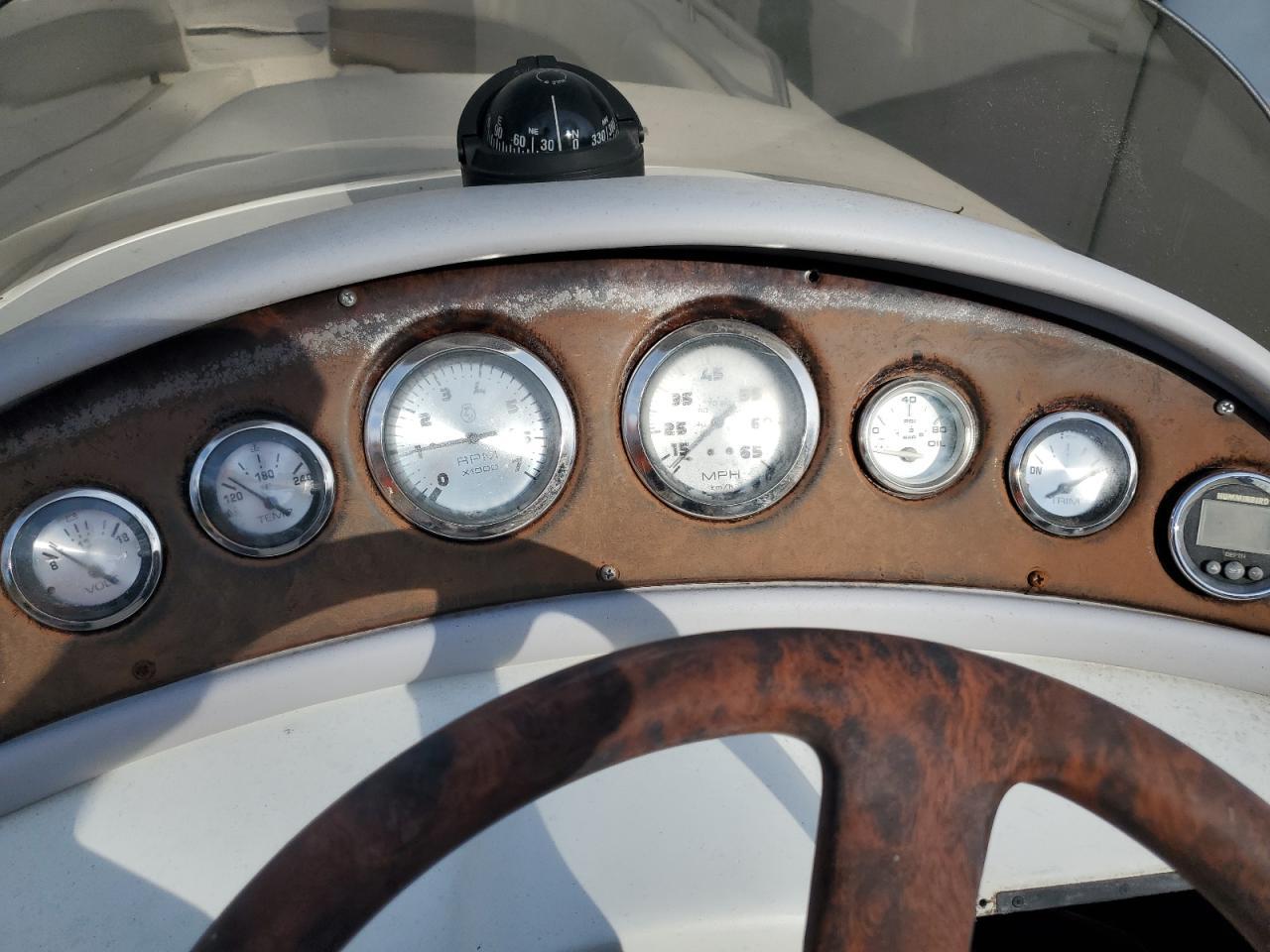 2001 Monark Boat
