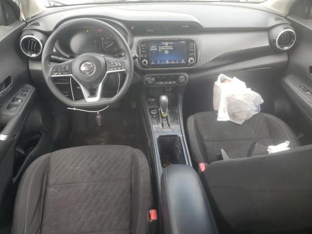 2021 Nissan Kicks sv