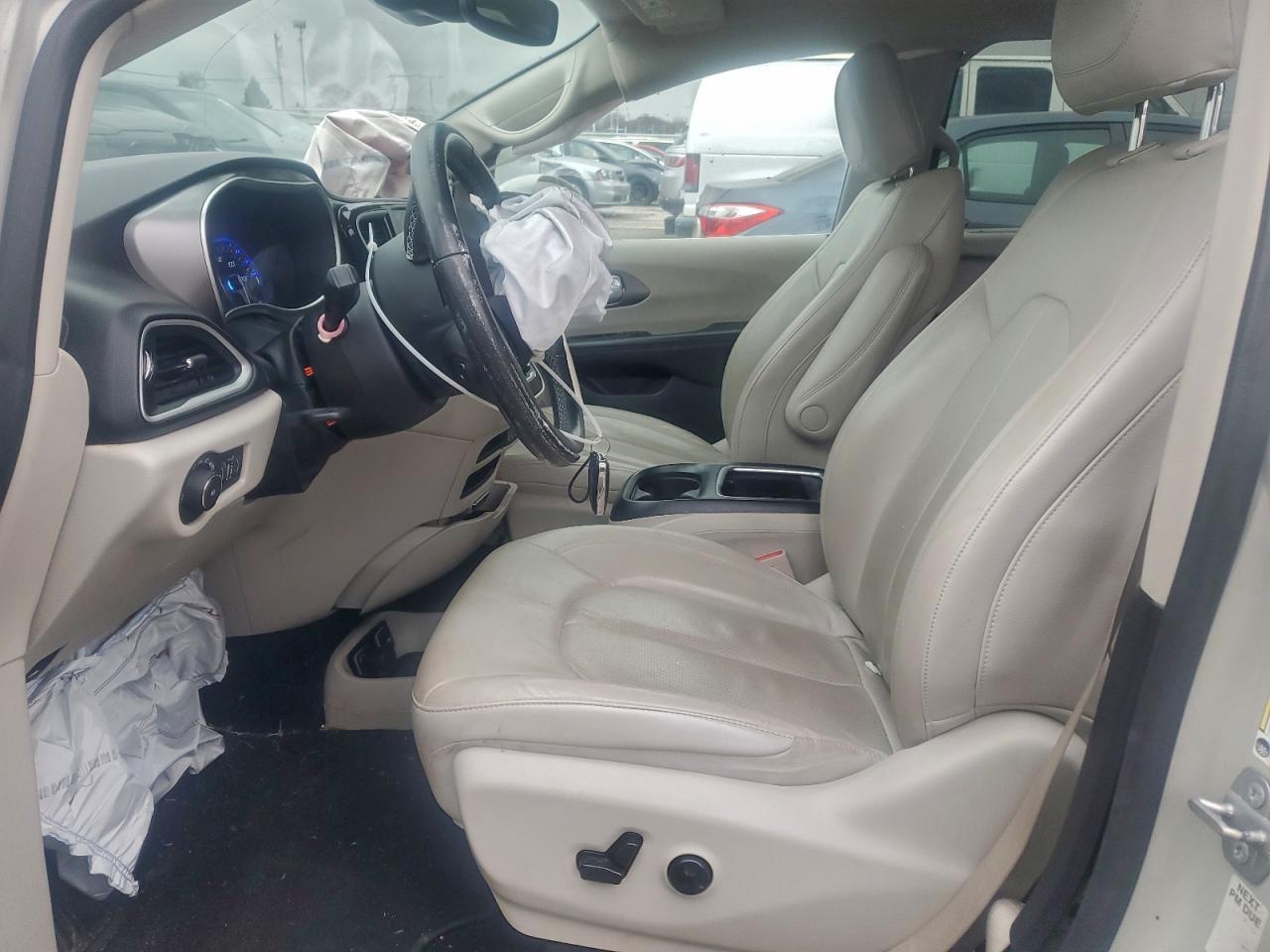 2021 Chrysler Pacifica Touring l