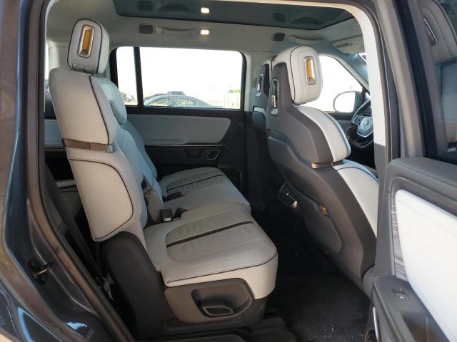 2023 Rivian R1S Adventure