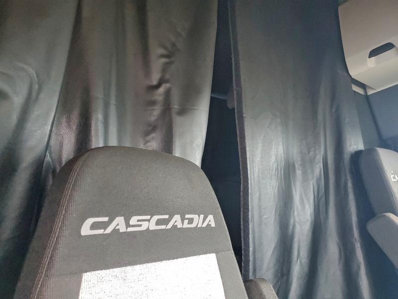 2020 Freightliner Cascadia 126 Semi Truck
