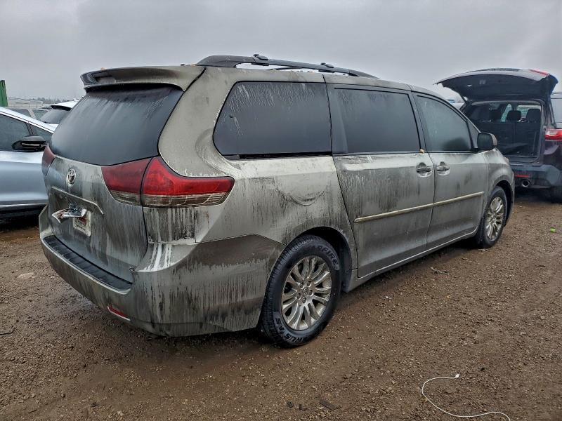 2014 Toyota Sienna xle