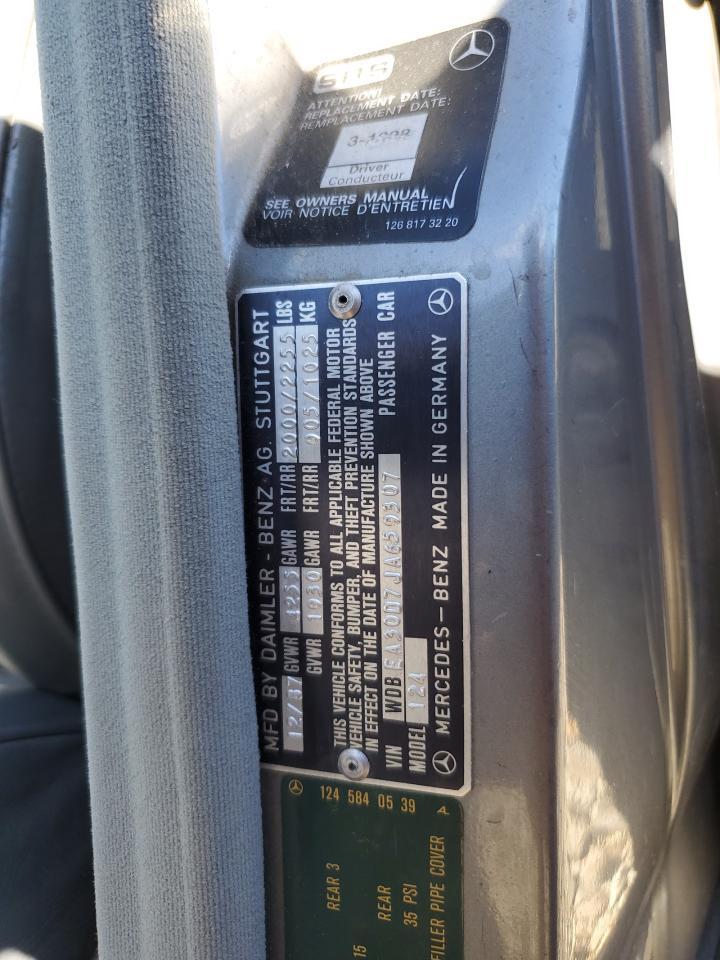 1988 Mercedes-Benz 300 e