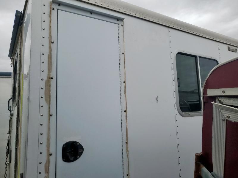 2012 Featherlite Mfg Inc 2011 Featherlite Fiber Optic Splicing Trailer