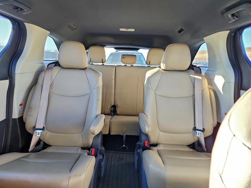 2021 Toyota Sienna xle 7-passenger