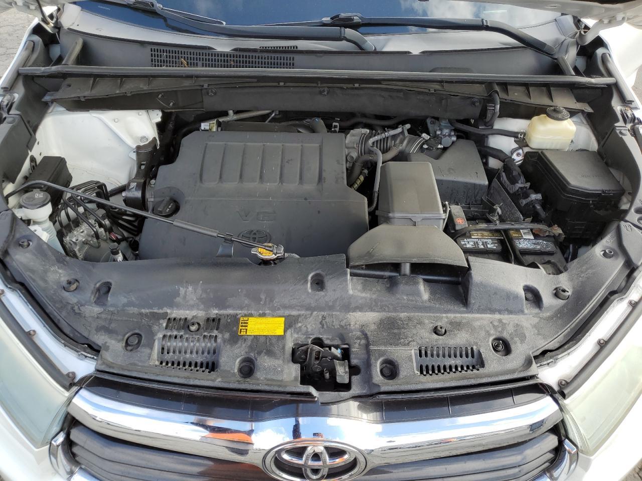 2015 Toyota Highlander le Plus