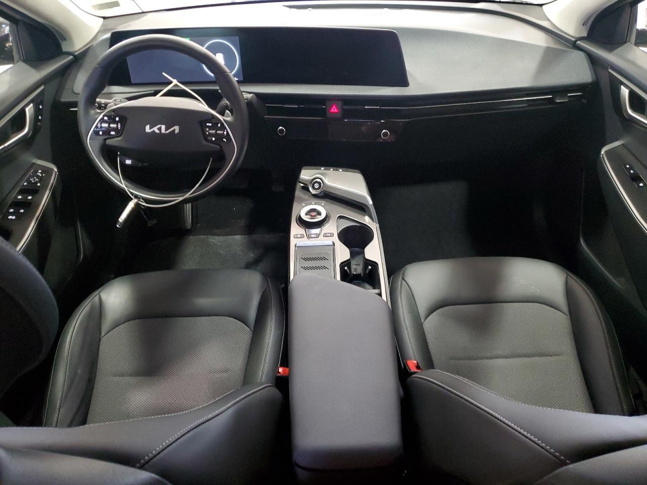 2024 KIA EV6 Light
