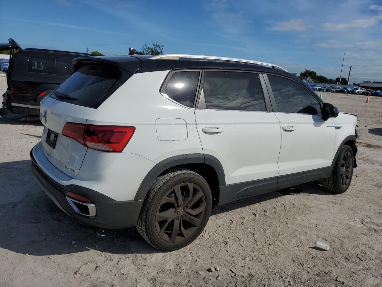2023 Volkswagen Taos se