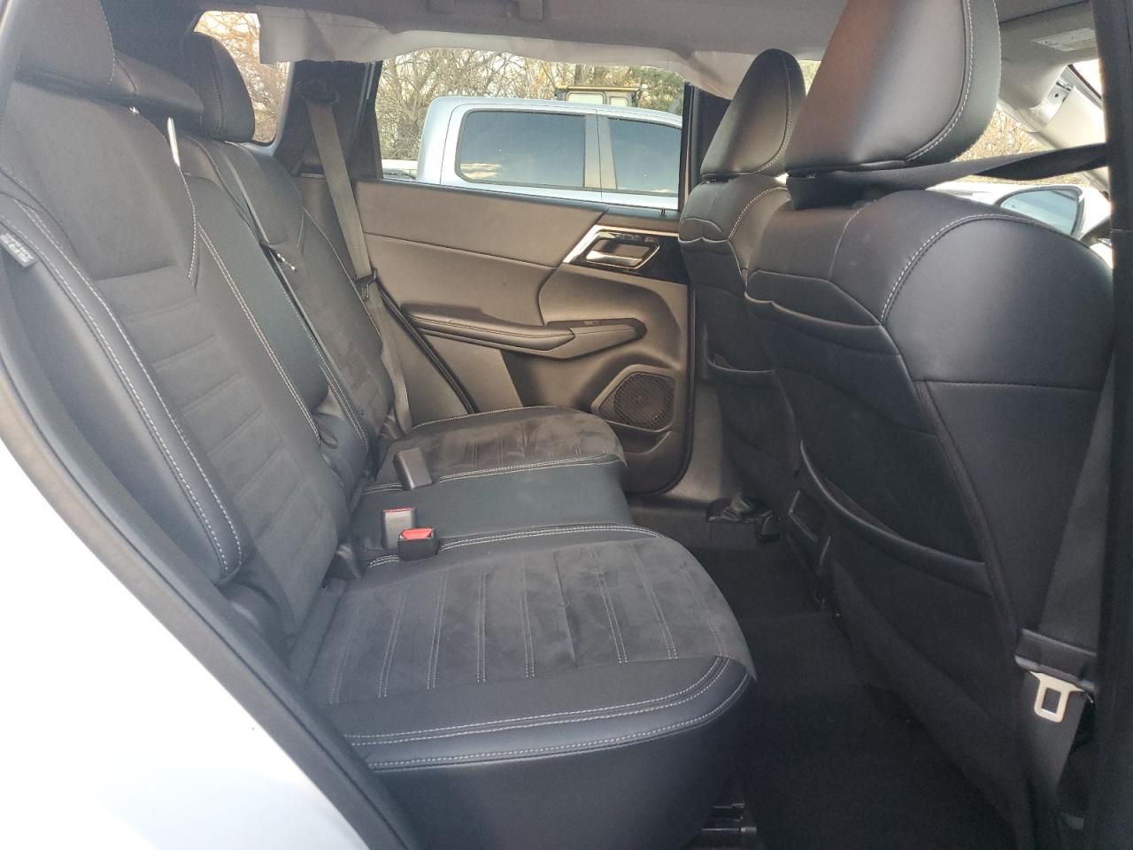 2023 Mitsubishi Outlander se