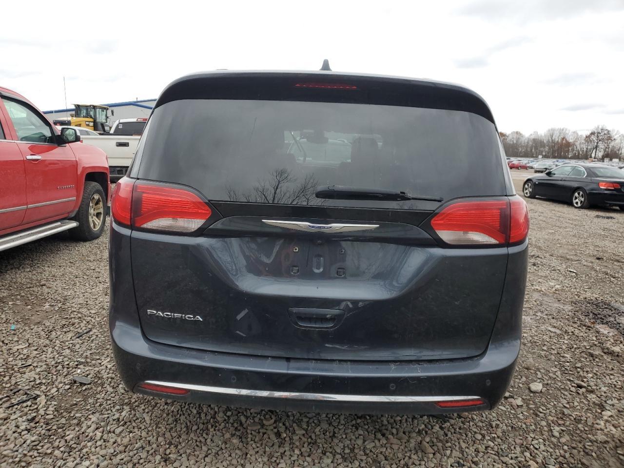 2020 Chrysler Pacifica Touring l