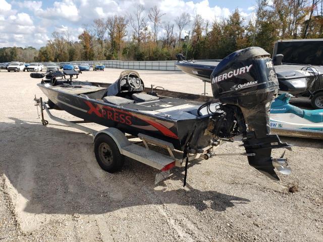 1997 Xpress Boat