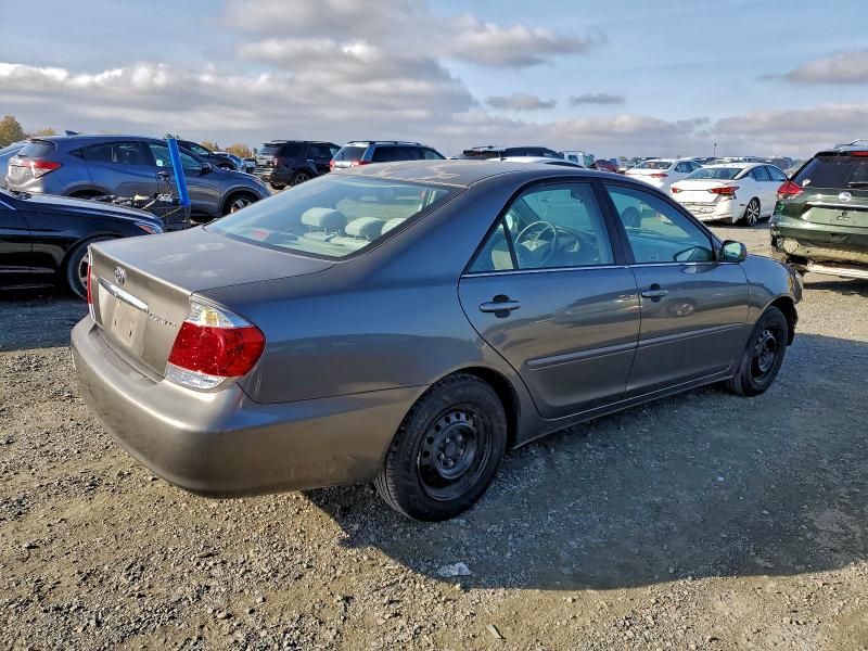 2005 Toyota Camry le