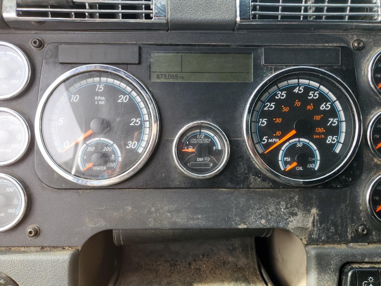 2017 Freigliner 2017 Freightliner Cascadia 125 Semi Truck