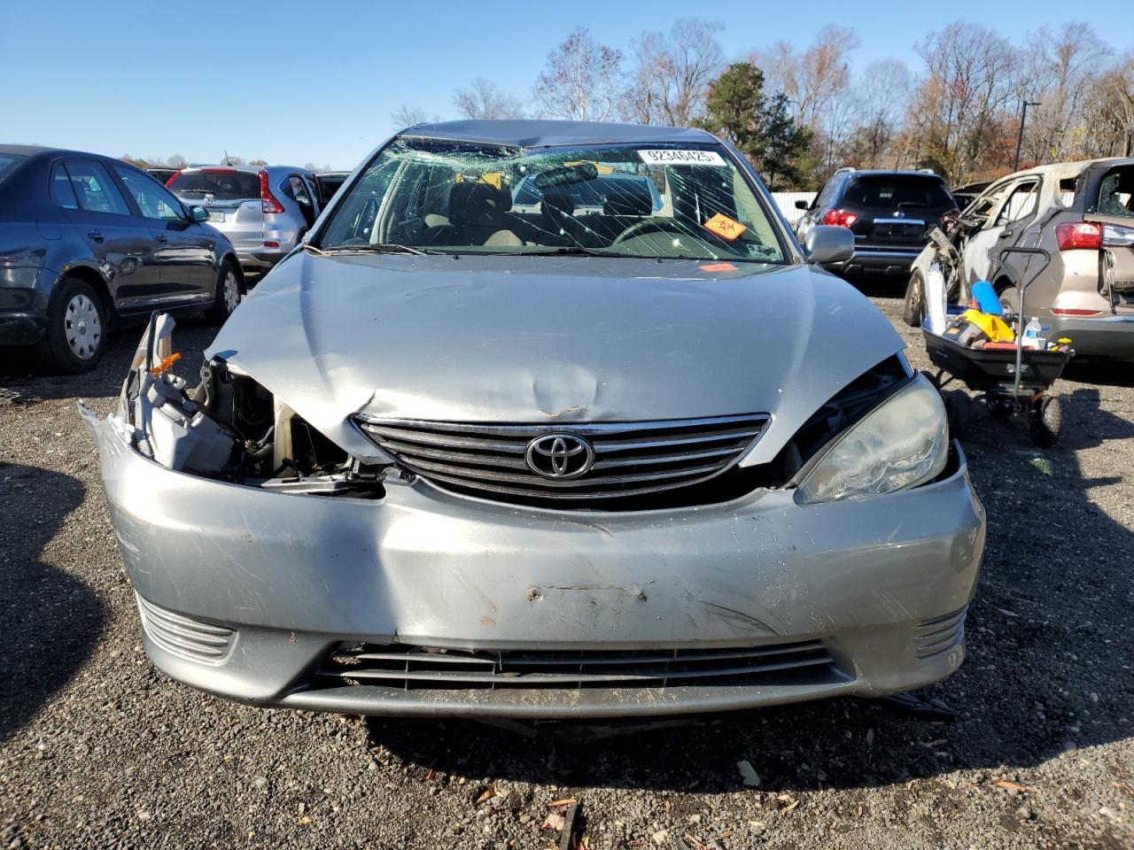 2005 Toyota Camry le