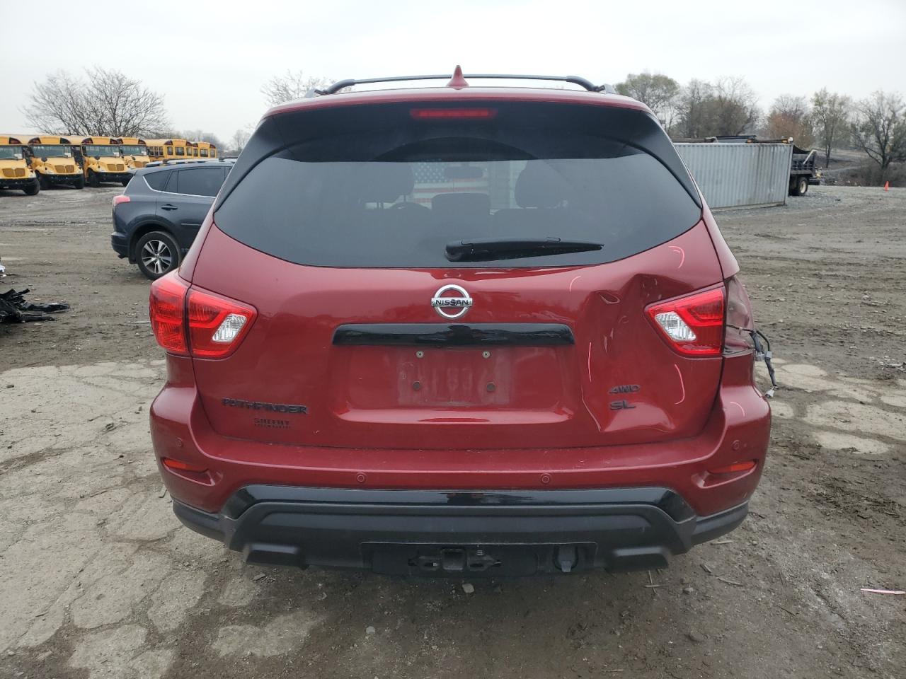 2020 Nissan Pathfinder sl
