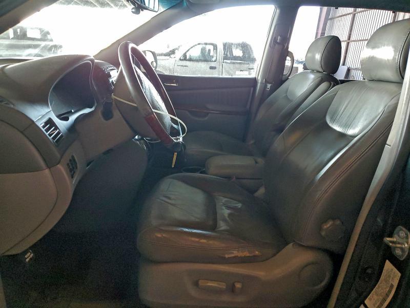 2004 Toyota Sienna