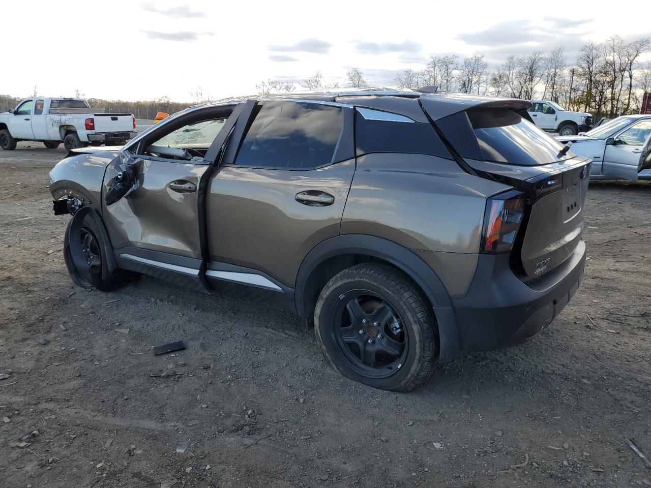 2025 Nissan Kicks sv