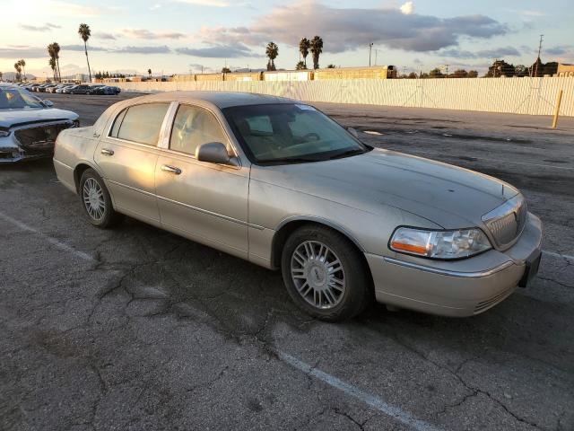 2010 Lincoln Town car Signature Limited