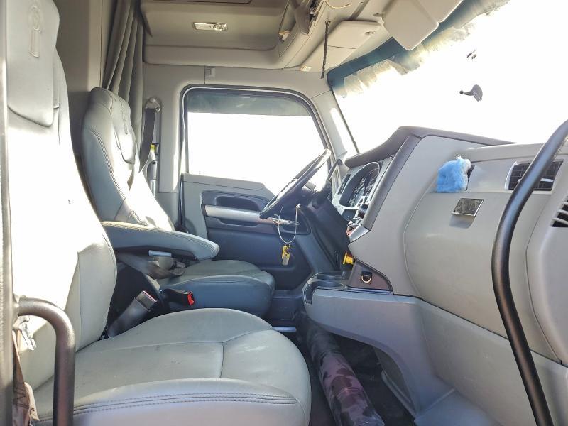 2022 Kenworth T680 Semi Truck