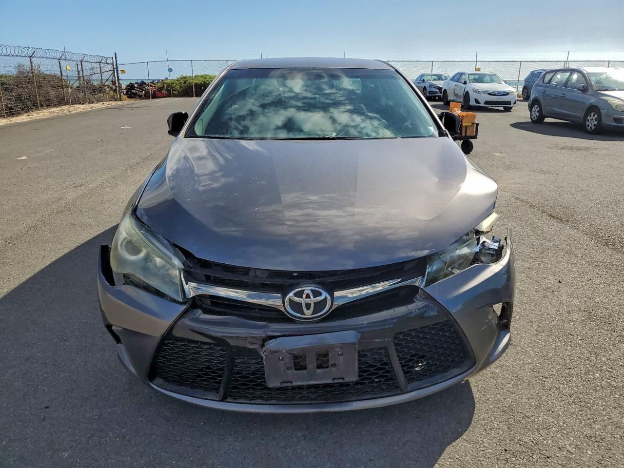 2016 Toyota Camry le