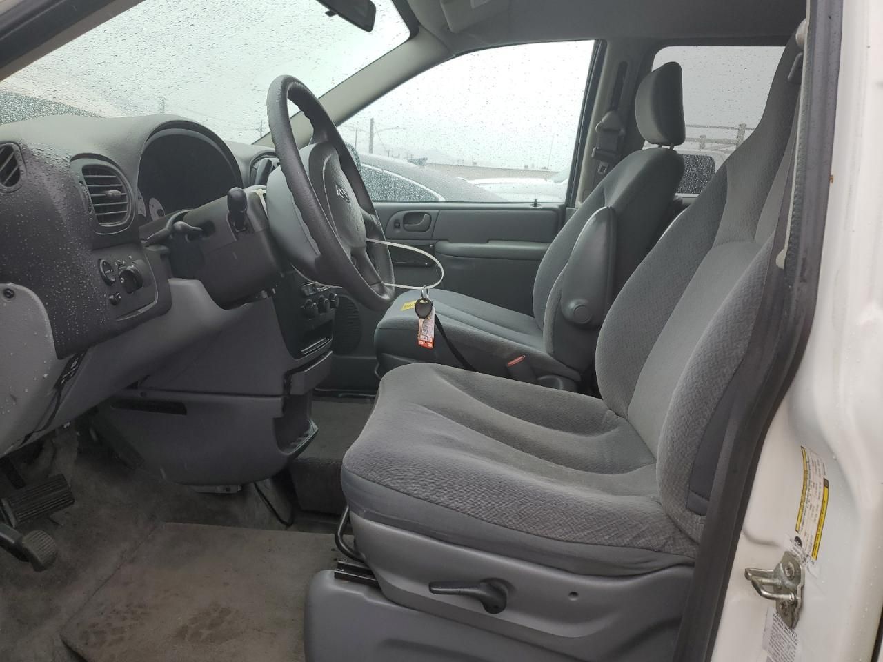 2005 Dodge Grand Caravan se