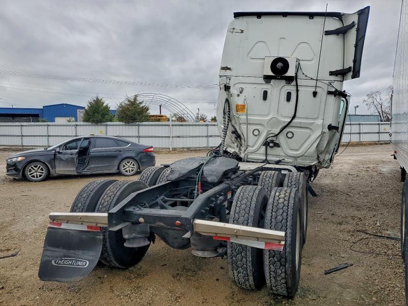 2020 Freightliner Cascadia 126 Semi Truck