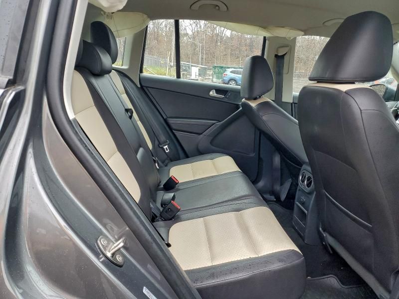 2016 Volkswagen Tiguan s