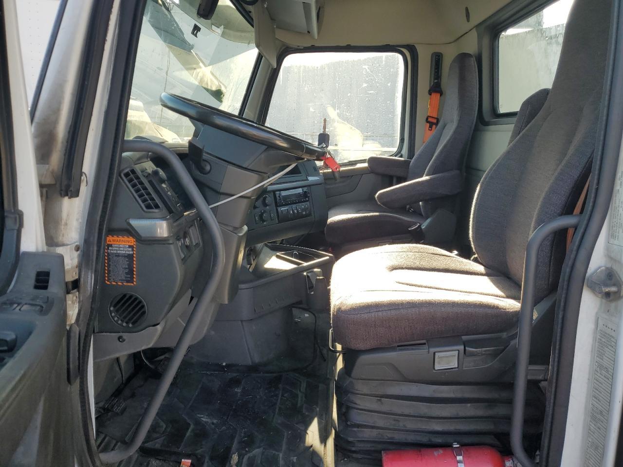 2024 Volvo VNR Semi Truck
