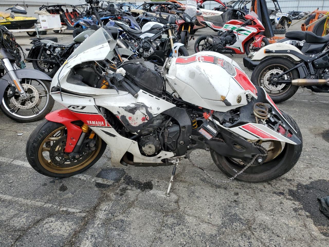 2022 Yamaha YZFR1