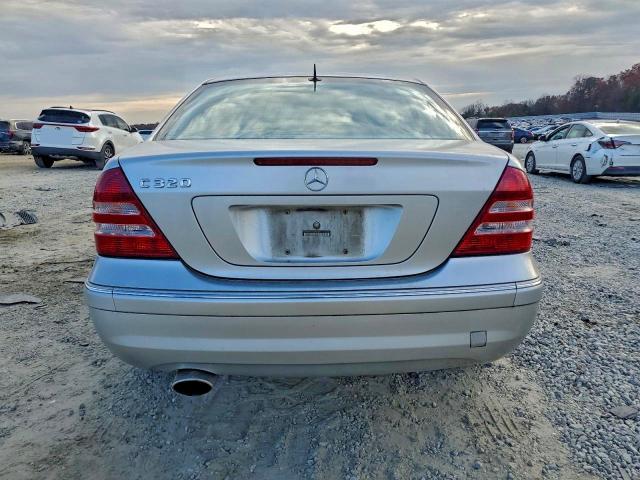 2005 Mercedes-Benz C 320