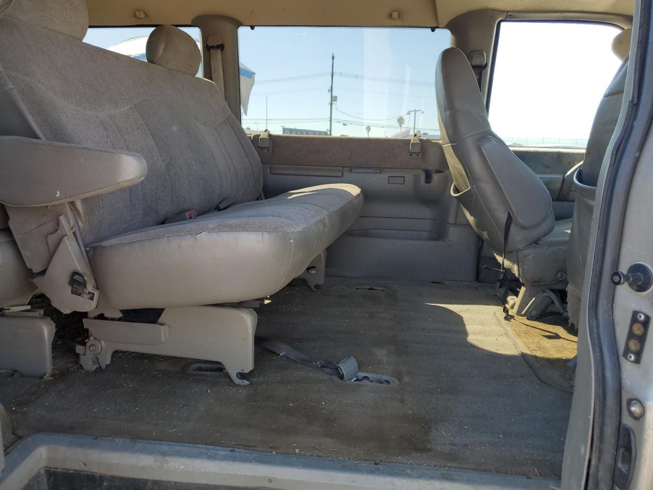 2001 Chevrolet Astro