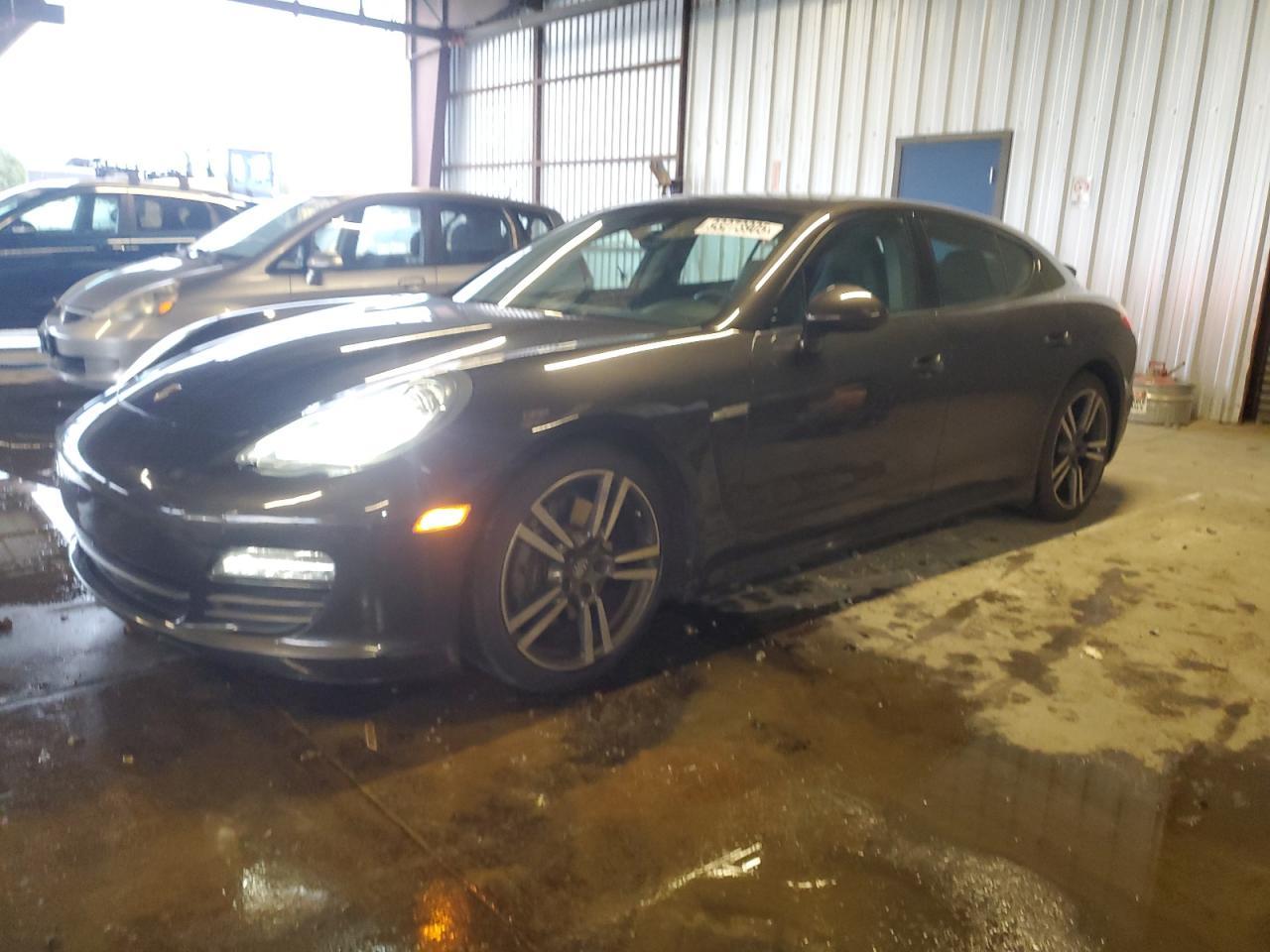 2012 Porsche Panamera 2