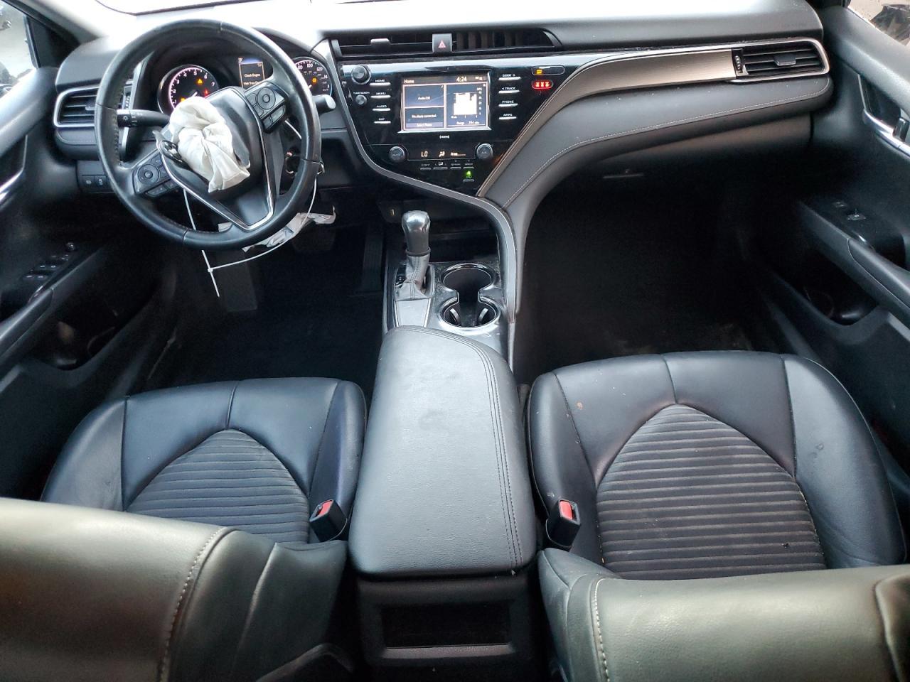2020 Toyota Camry se