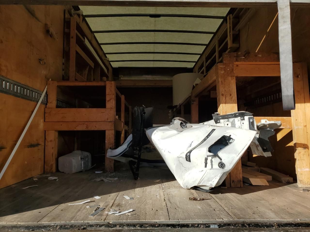 2018 Isuzu NPR HD BOX Truck