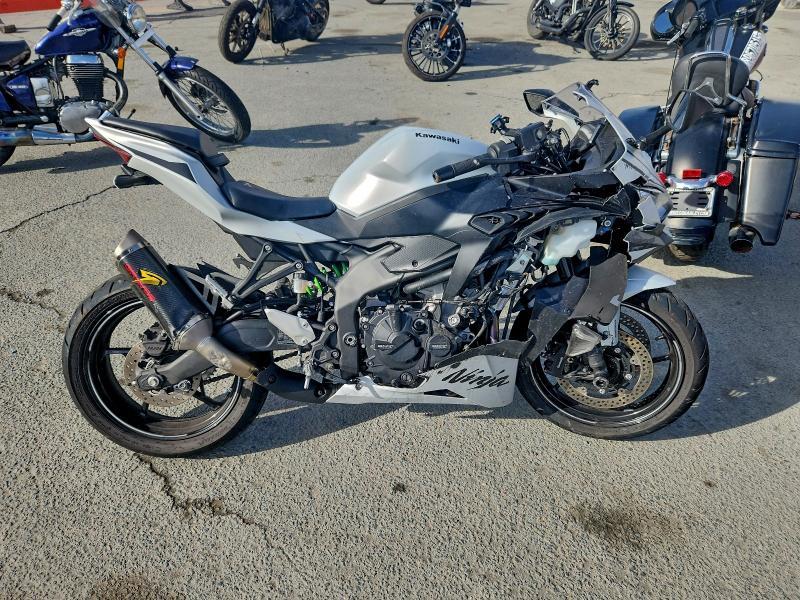 2025 Kawasaki Zx400 s