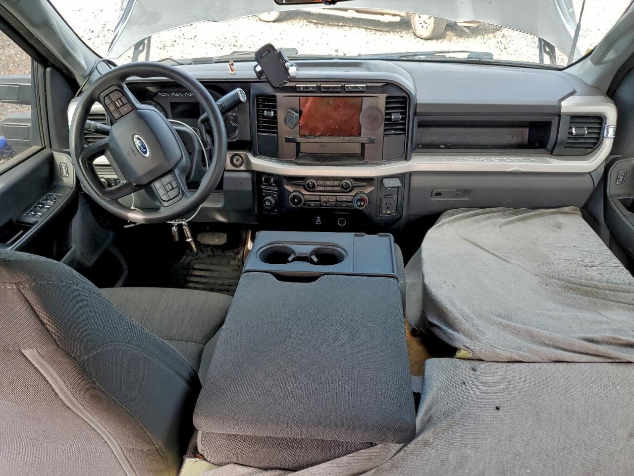 2024 Ford F350 Super Dutiy Truck Cab AND Chassis