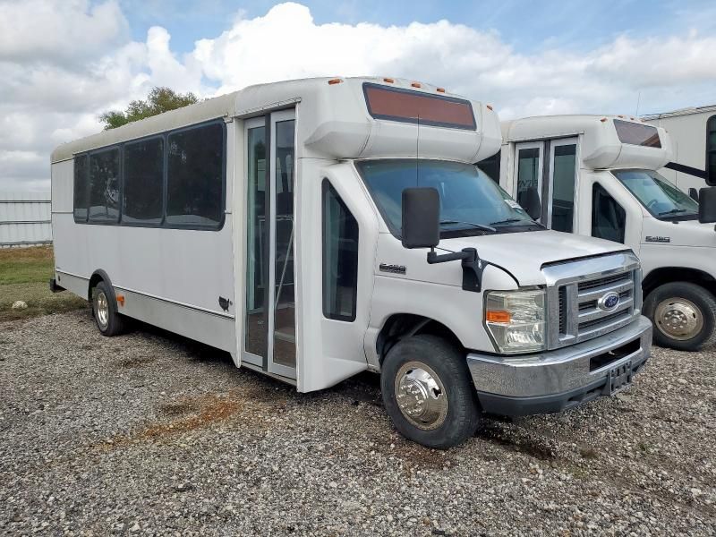 2016 Ford Econoline E450 Super Duty Cutaway van