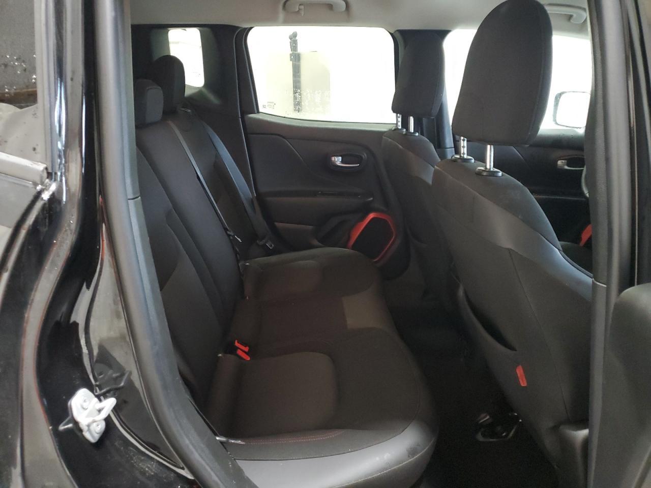 2016 Jeep Renegade Trailhawk