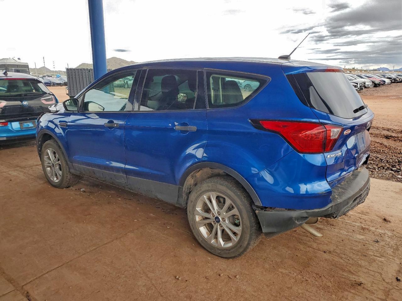 2019 Ford Escape s
