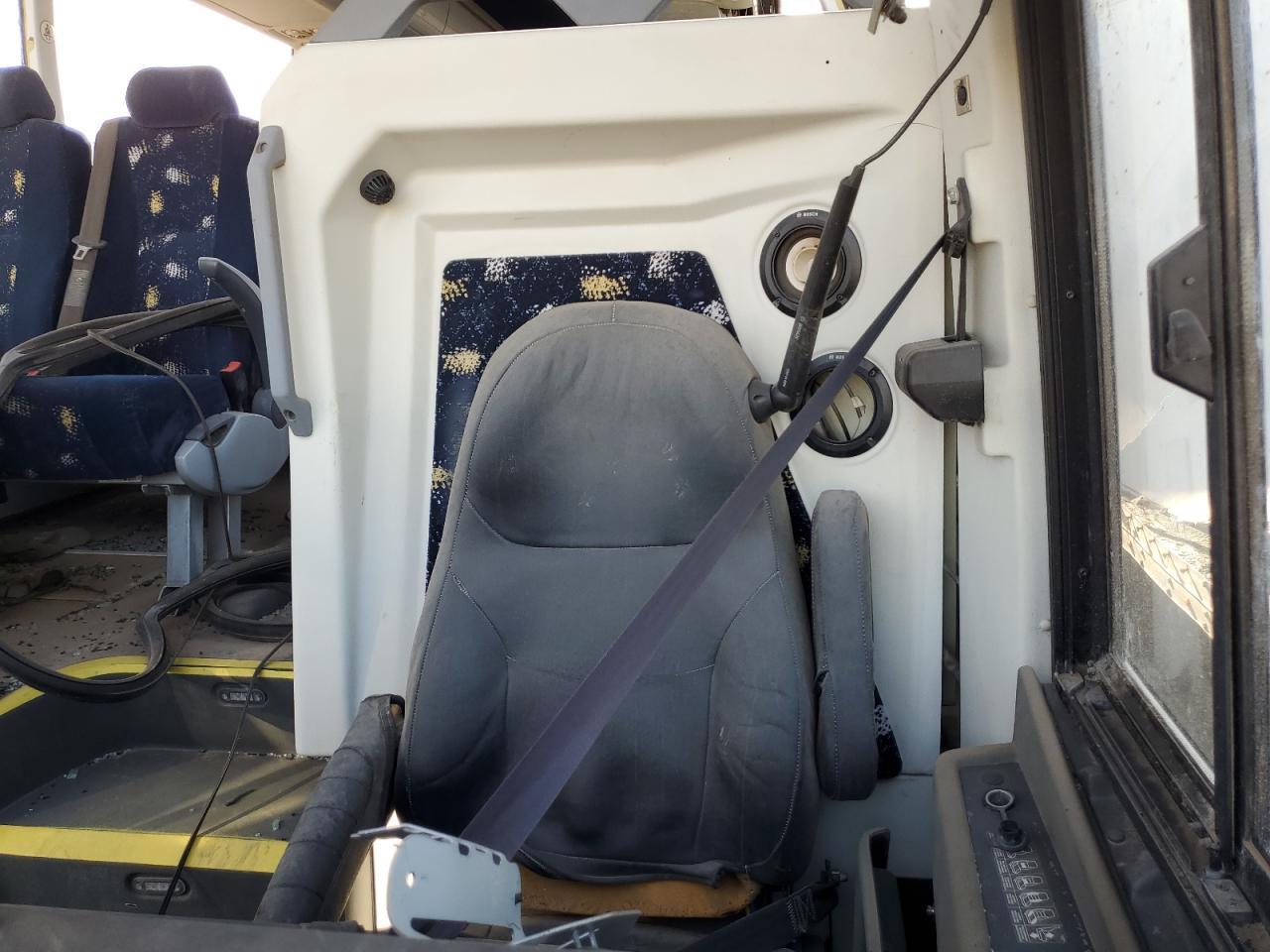 2017 Volv 9700