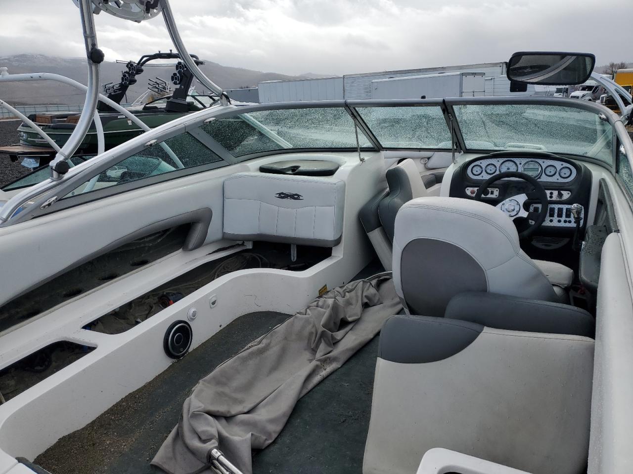 2004 Mastercraft Boat
