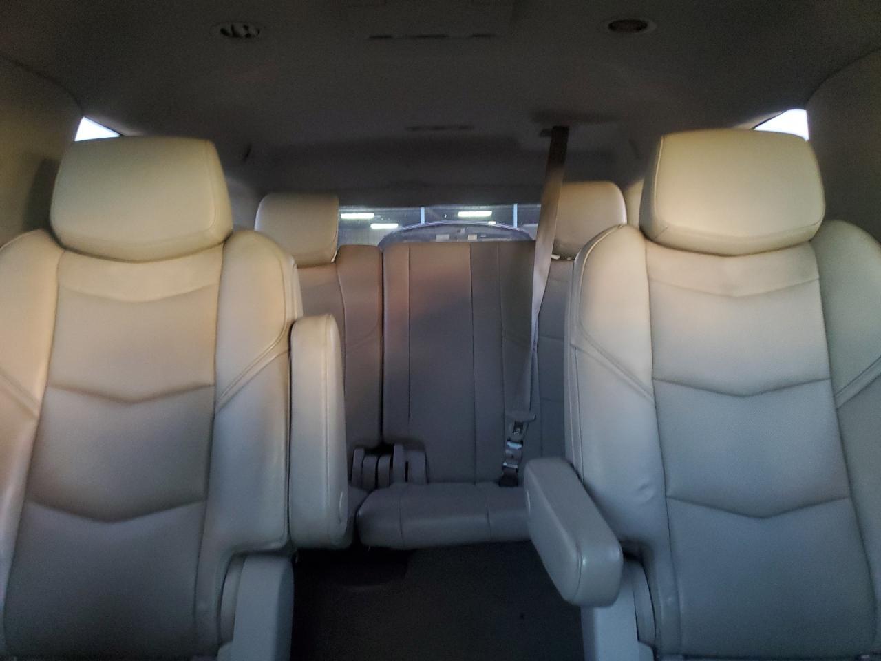 2016 Cadillac Escalade esv Luxury