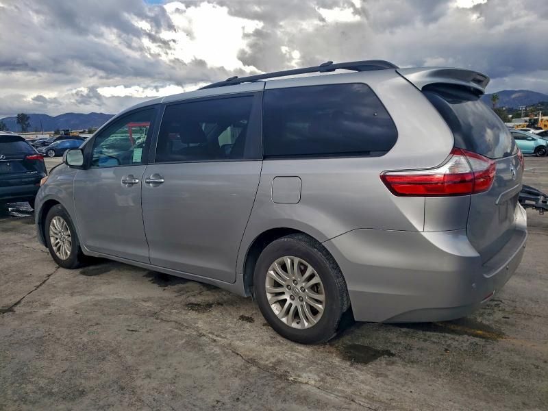 2016 Toyota Sienna xle