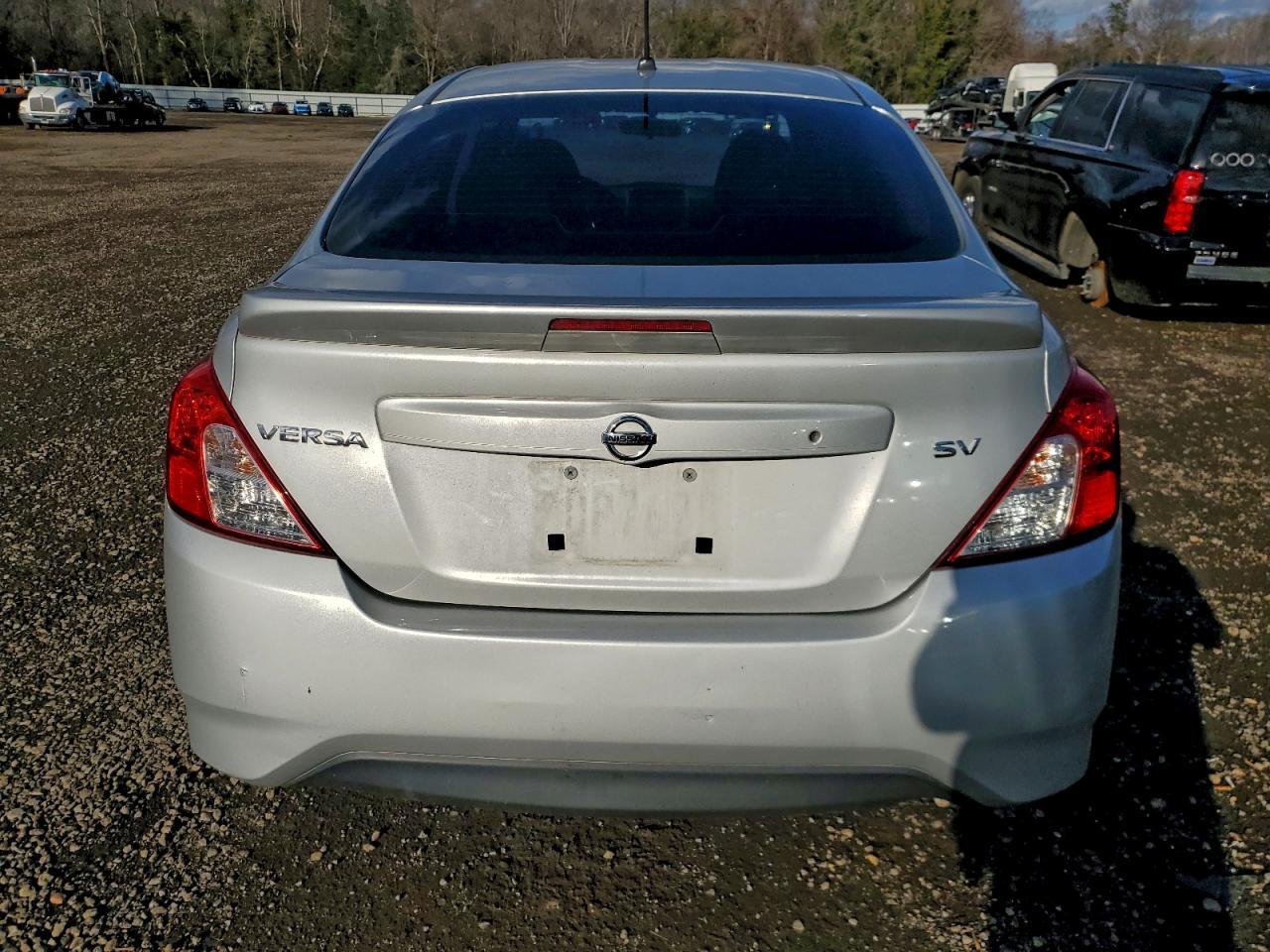 2018 Nissan Versa s