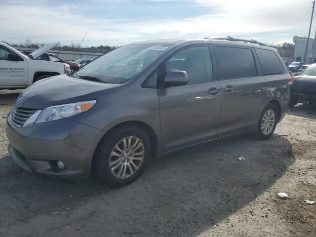2014 Toyota Sienna xle