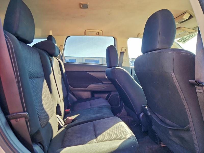 2017 Mitsubishi Outlander es