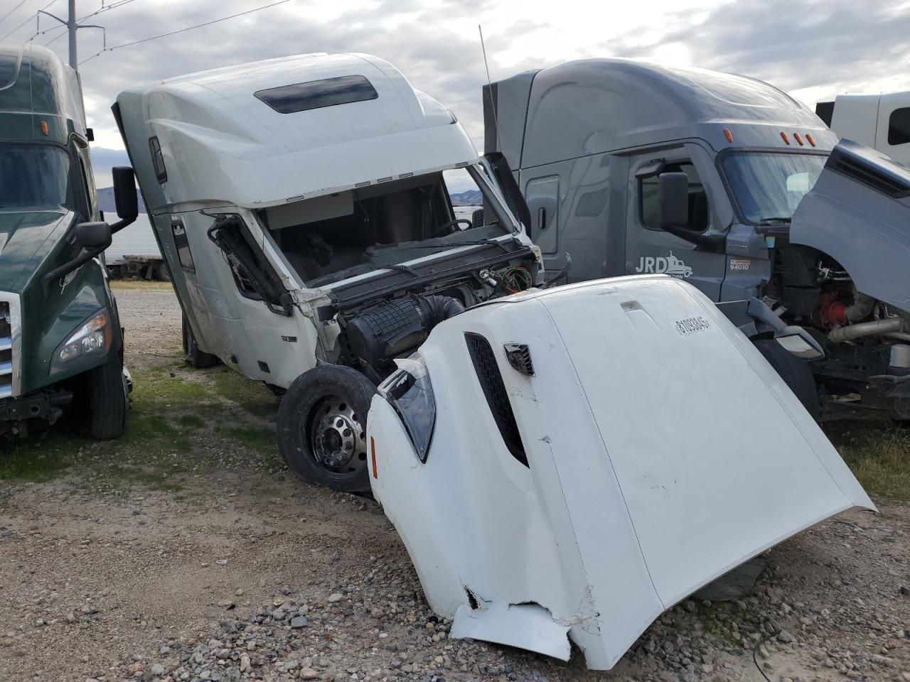 2025 Volv O VNL Semi Truck