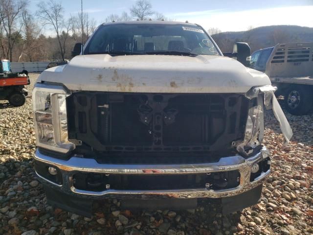 2023 Ford F350 Super Duty Truck cab and Chassis