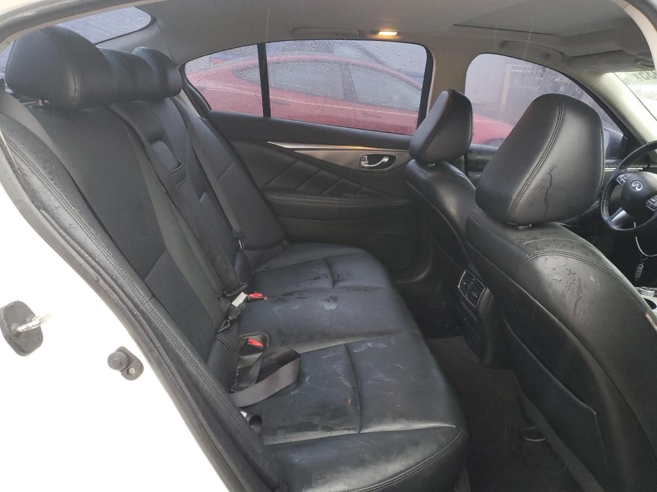 2015 Infiniti Q50 Base