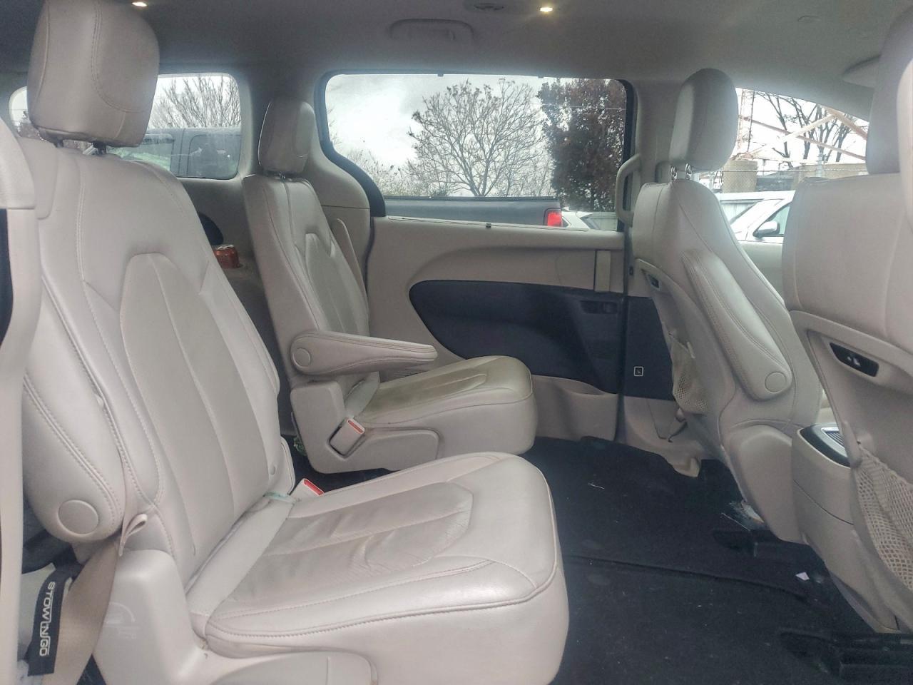 2021 Chrysler Pacifica Touring l